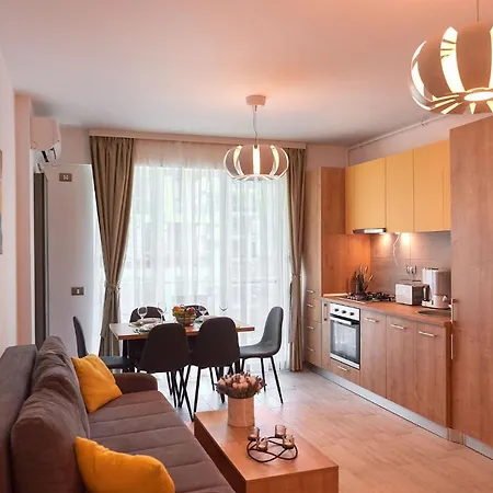 Sunset 2 Br N Pool Alezzi Beach Apartment *