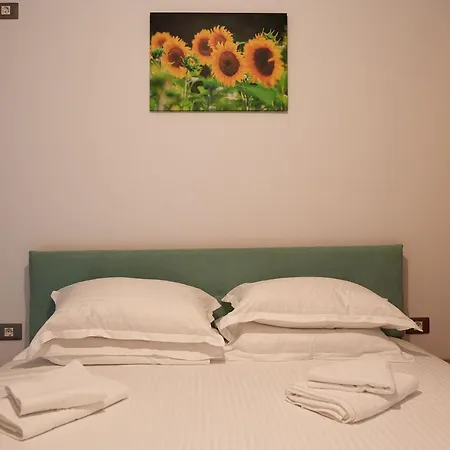 Sunset 2 Br N Pool Alezzi Beach Apartment